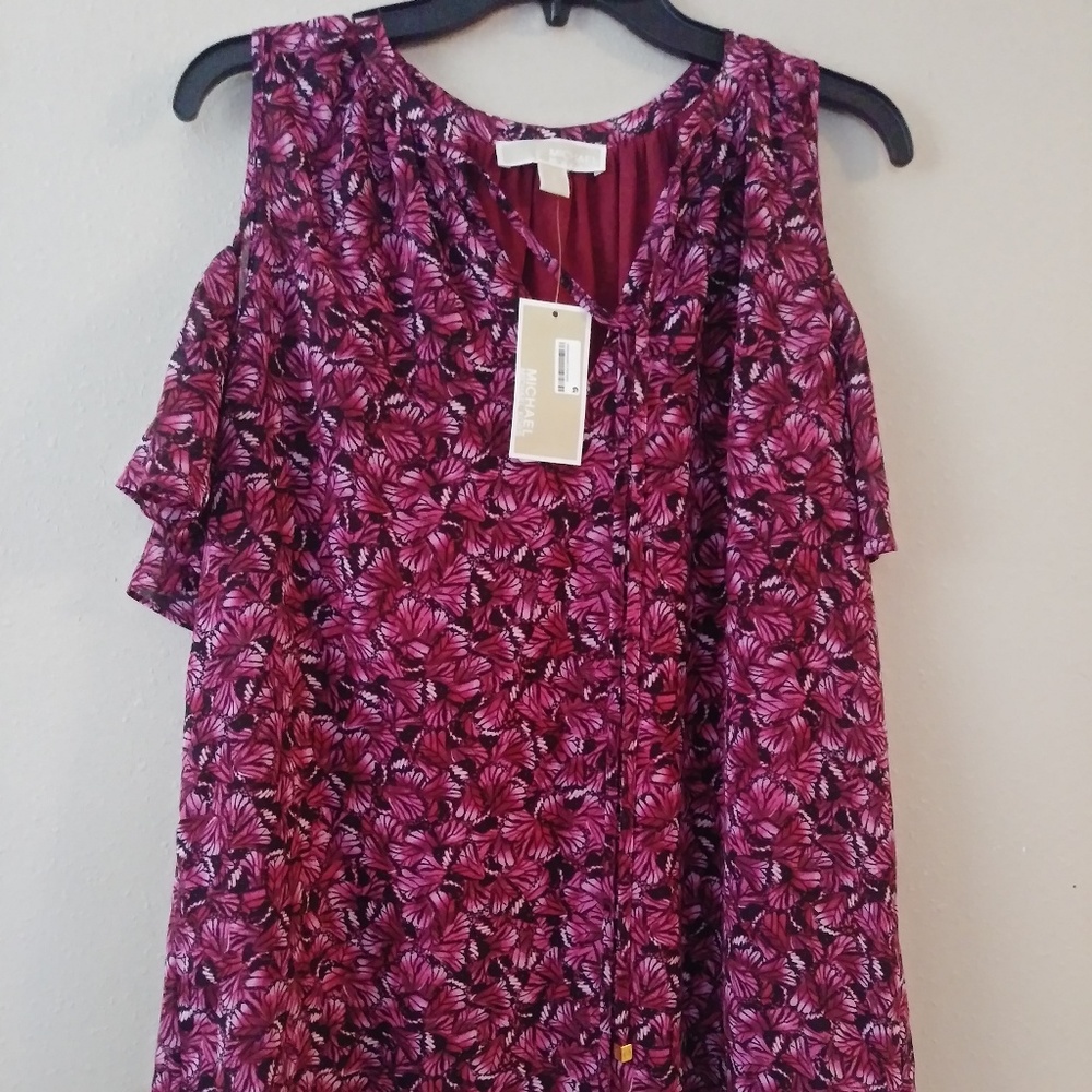 NWT Michael Kors blouse!!